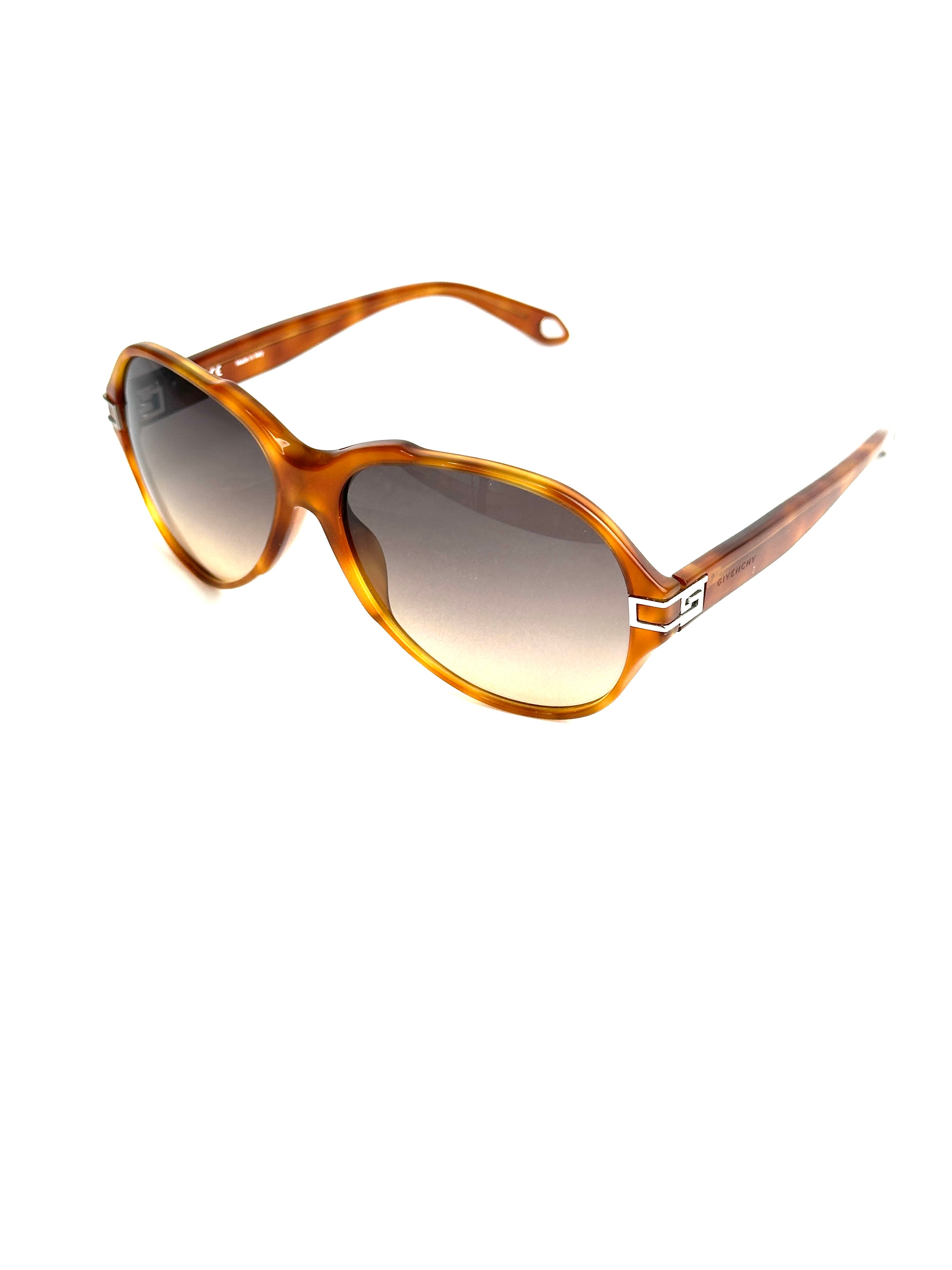 GIVENCHY SGV885 06PL sunglasses