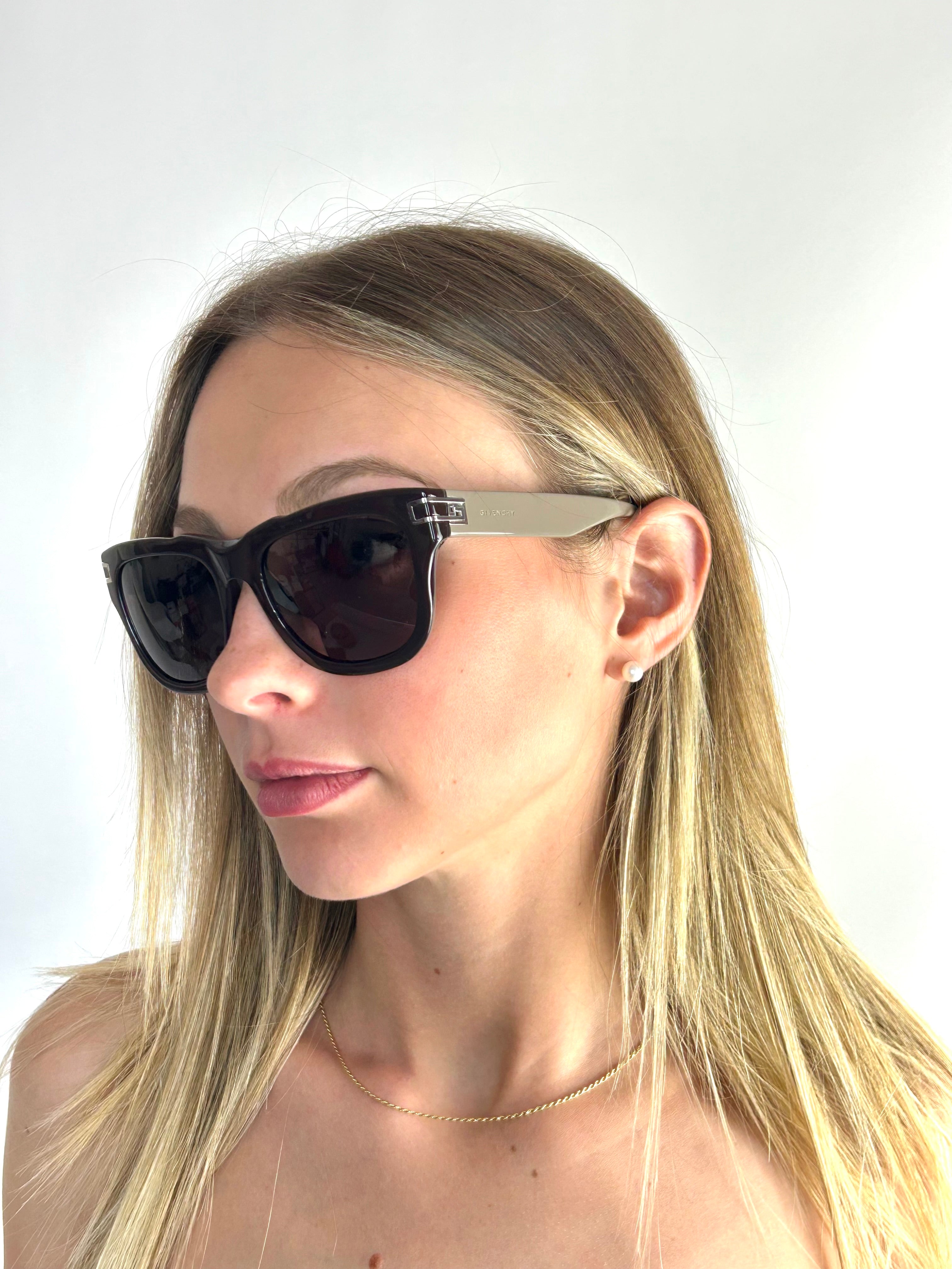 GIVENCHY SGV886 06XK sunglasses