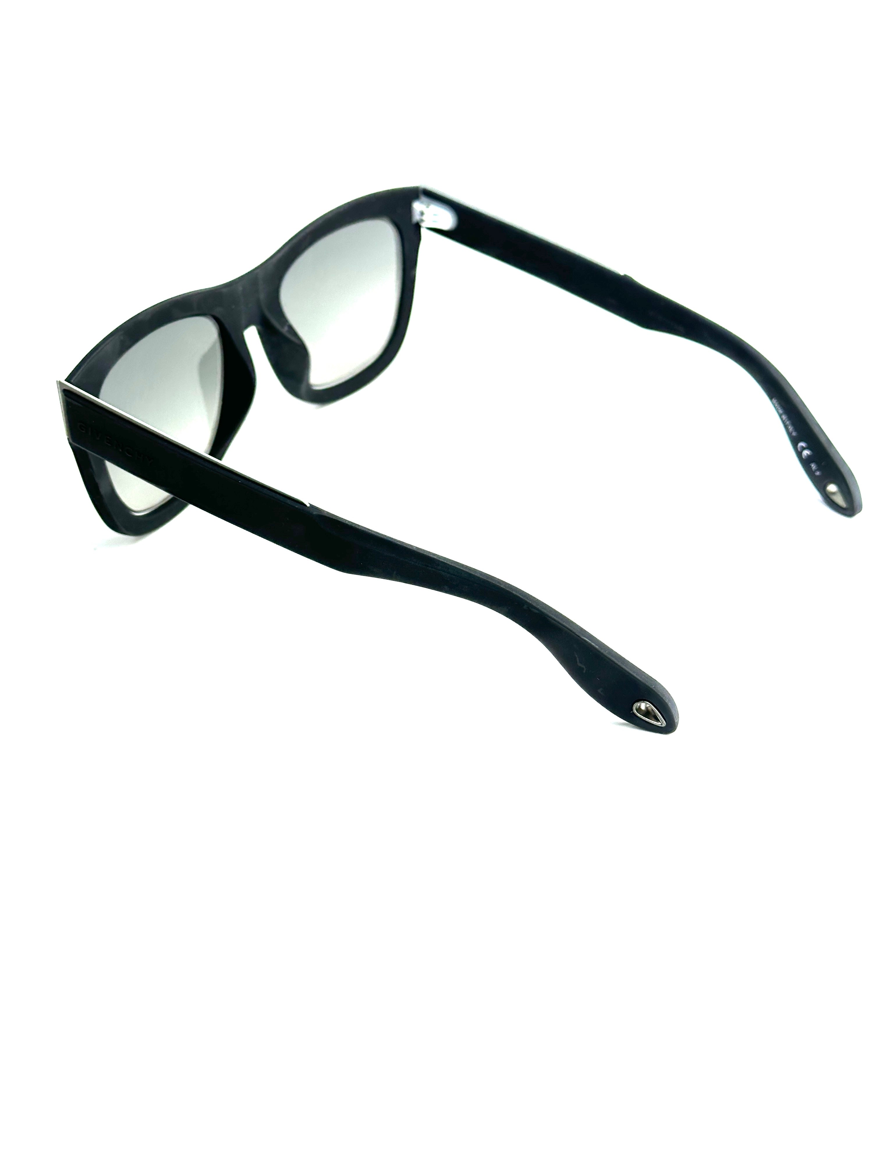 sunglasses GIVENCHY SGV880 09AJ