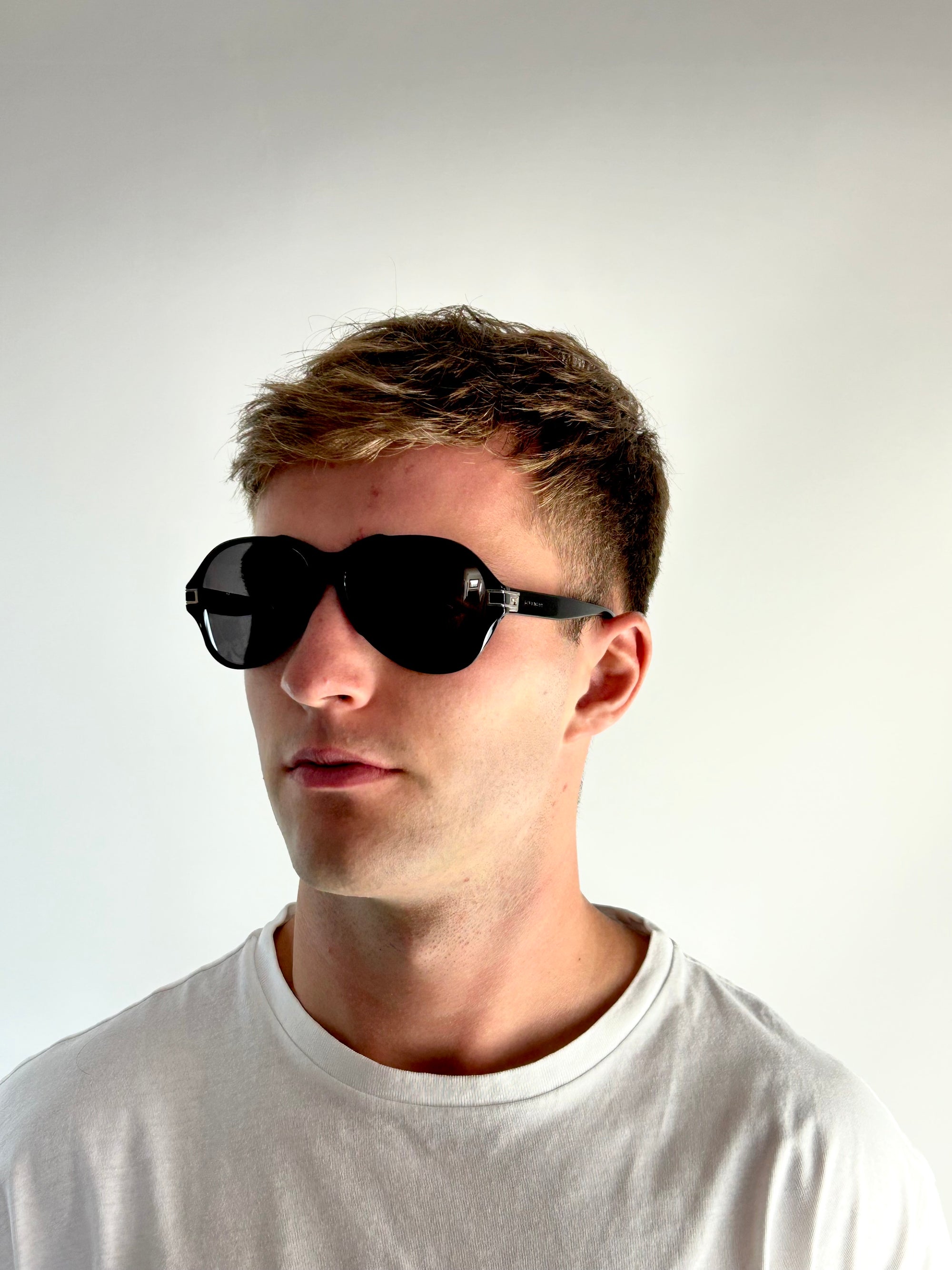 GIVENCHY SGV885 0W40 sunglasses