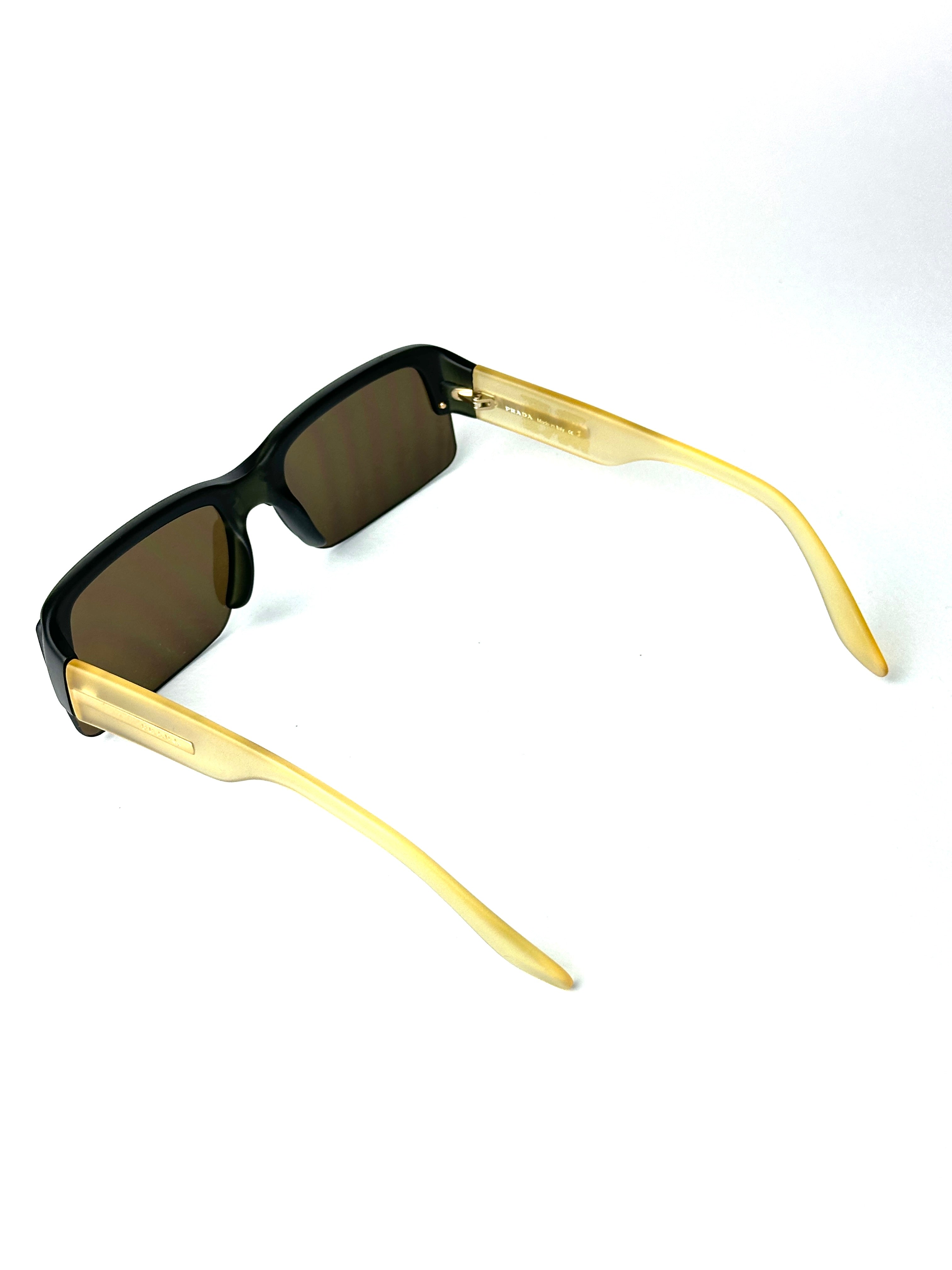 PRADA SPR62B Gris