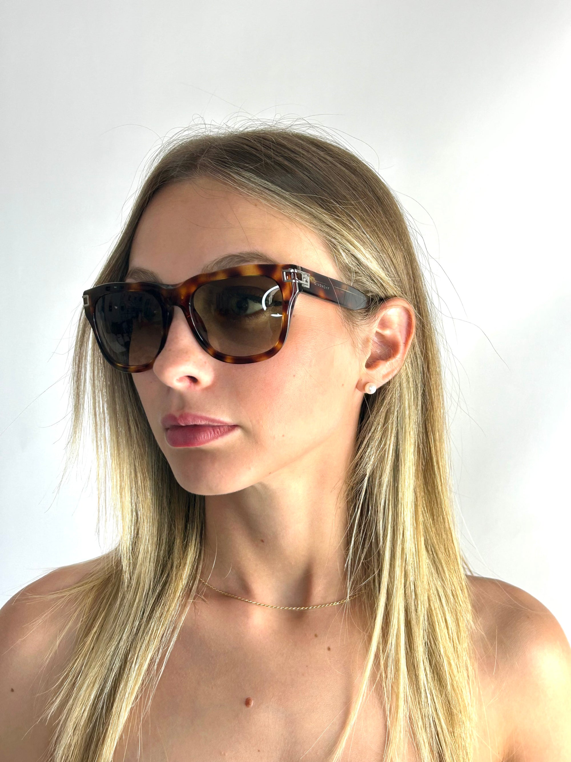 GIVENCHY SGV886 09QC sunglasses