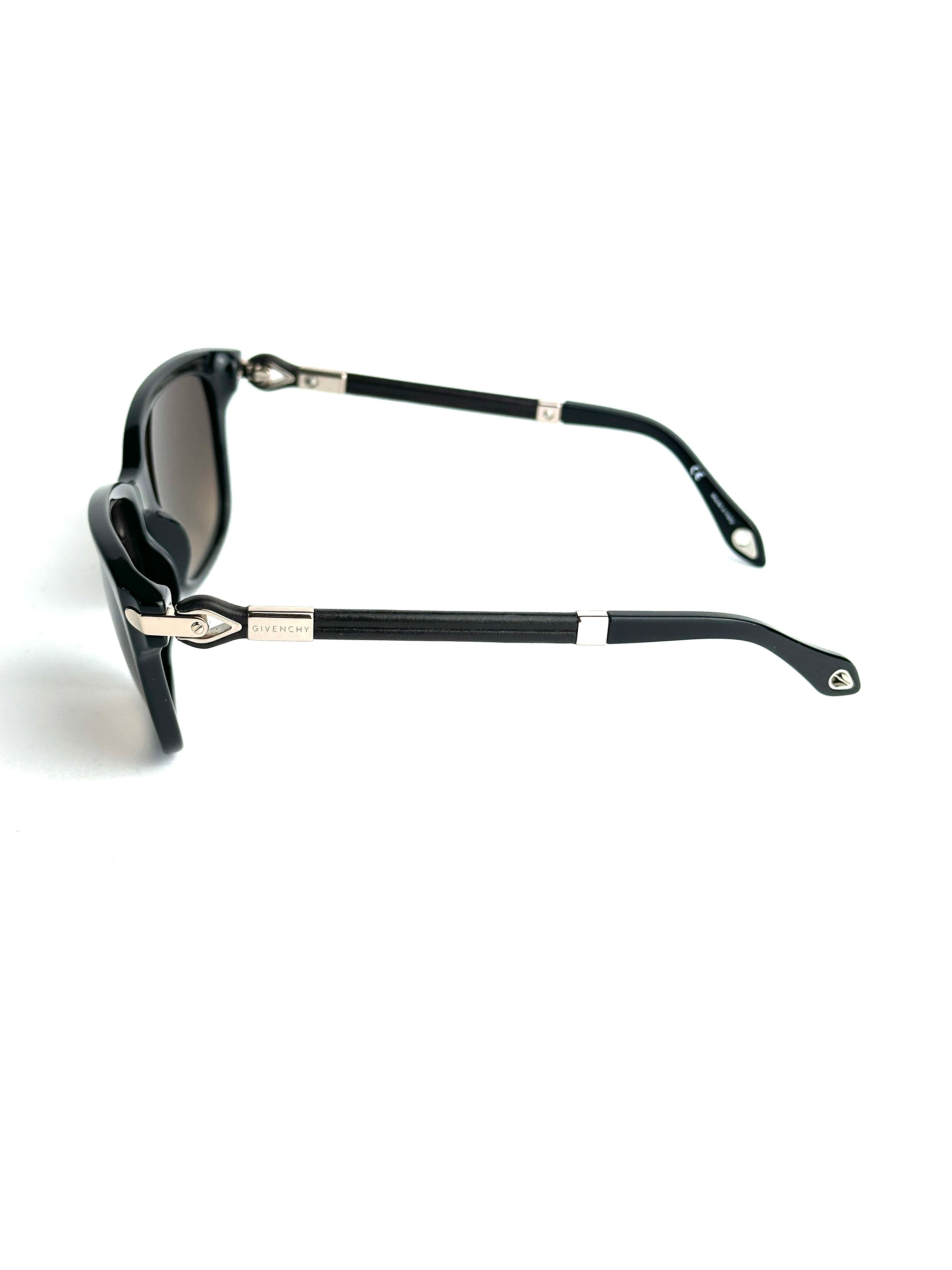 Occhiali da sole GIVENCHY SGV917V 700V
