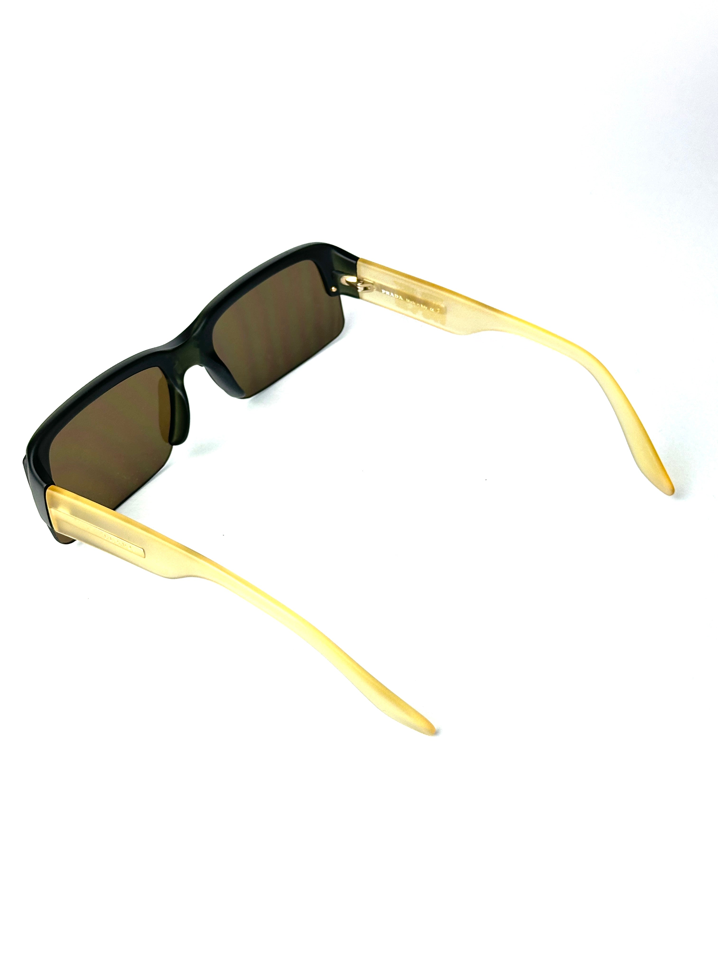 PRADA SPR62B Gris