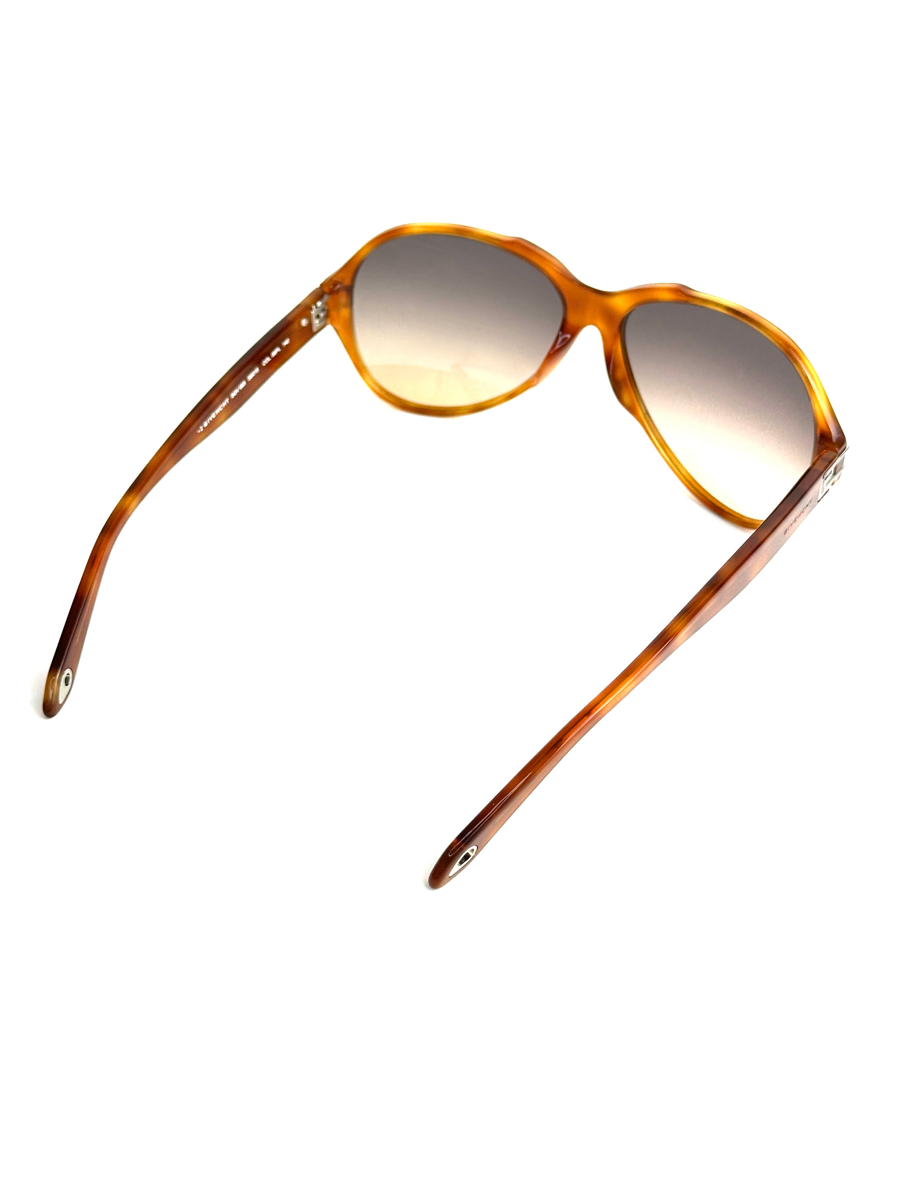 GIVENCHY SGV885 06PL sunglasses