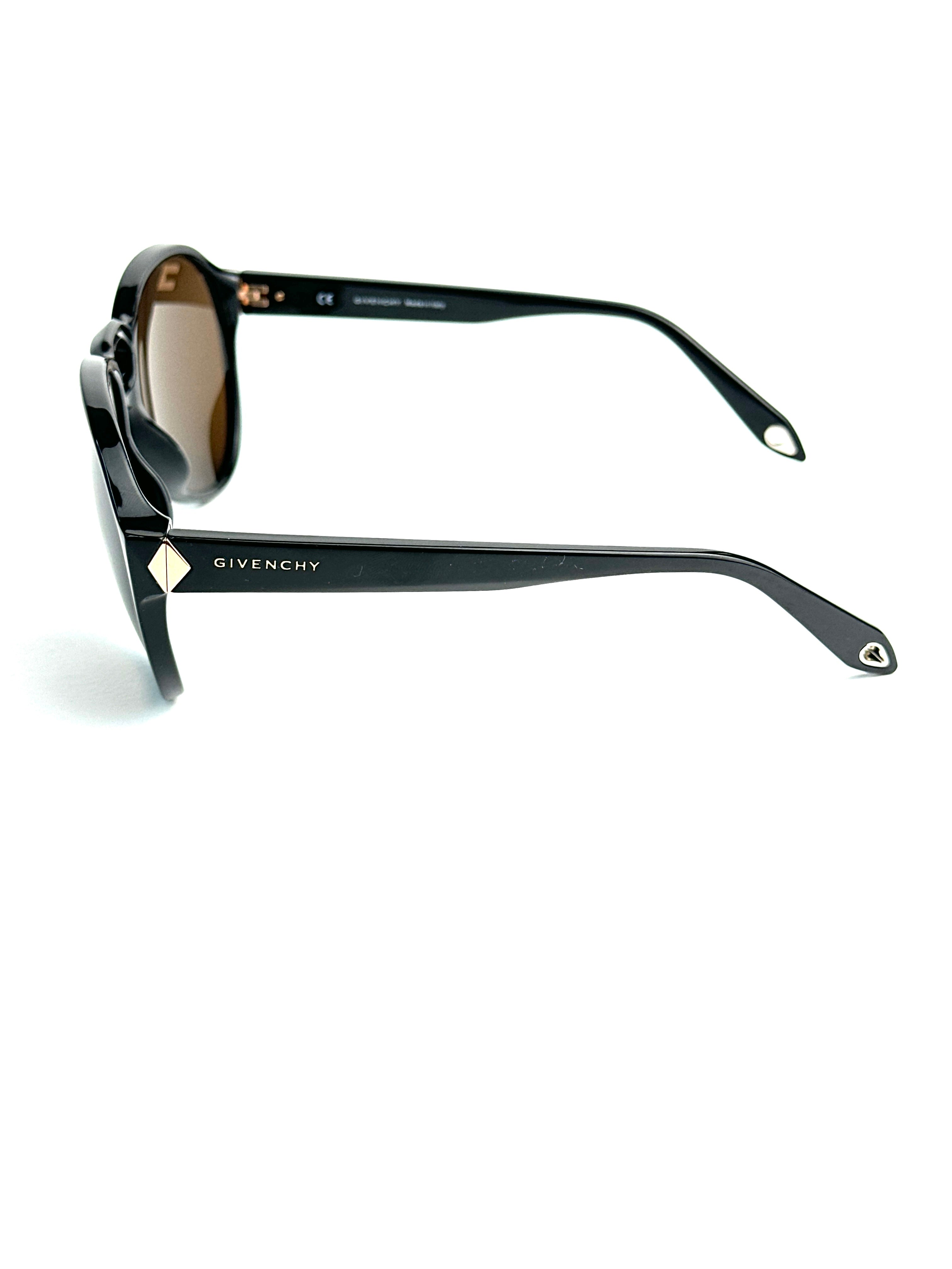 sunglasses GIVENCHY SGV880 09AJ