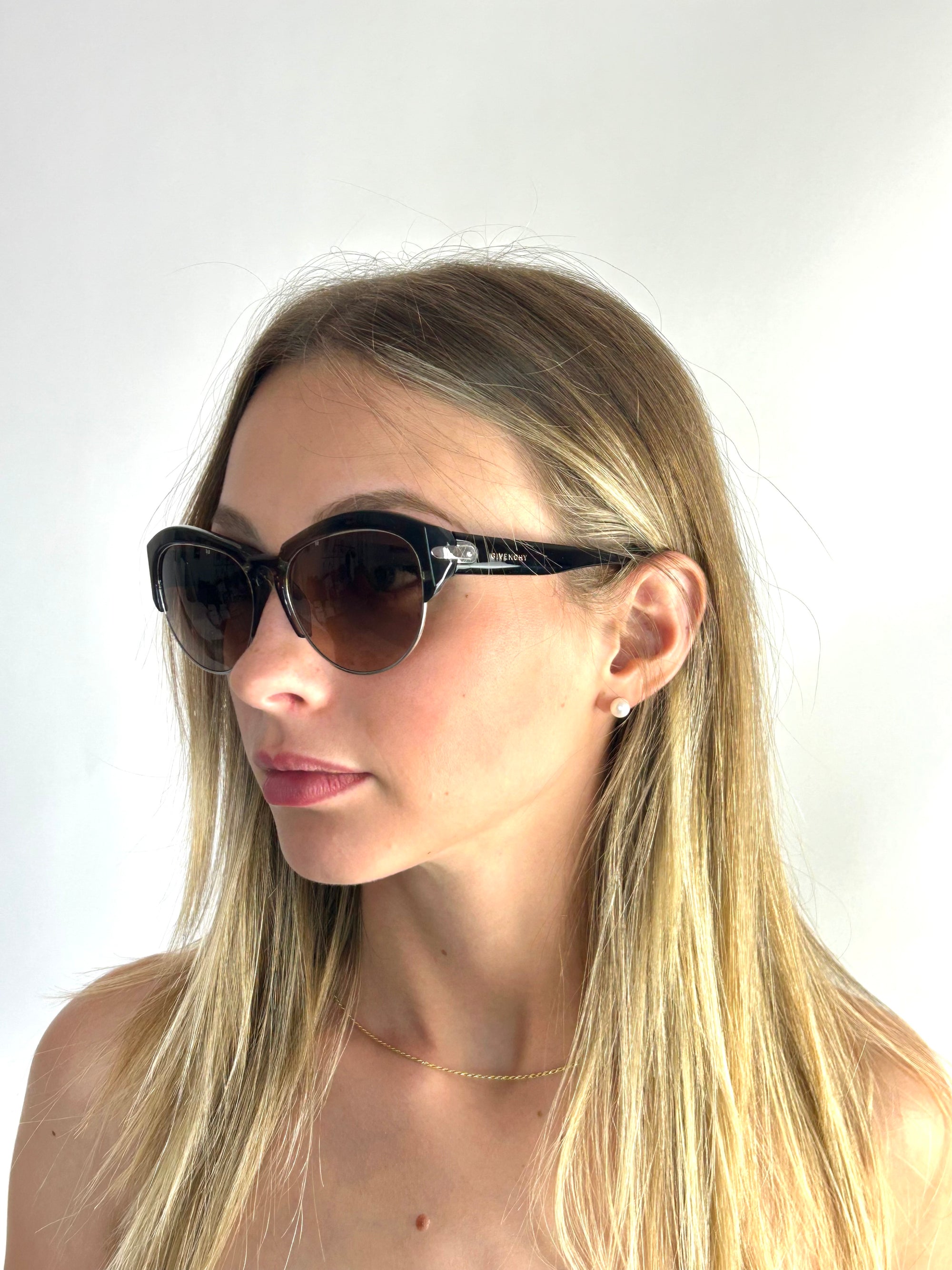 GIVENCHY SGV881 0AH8 sunglasses