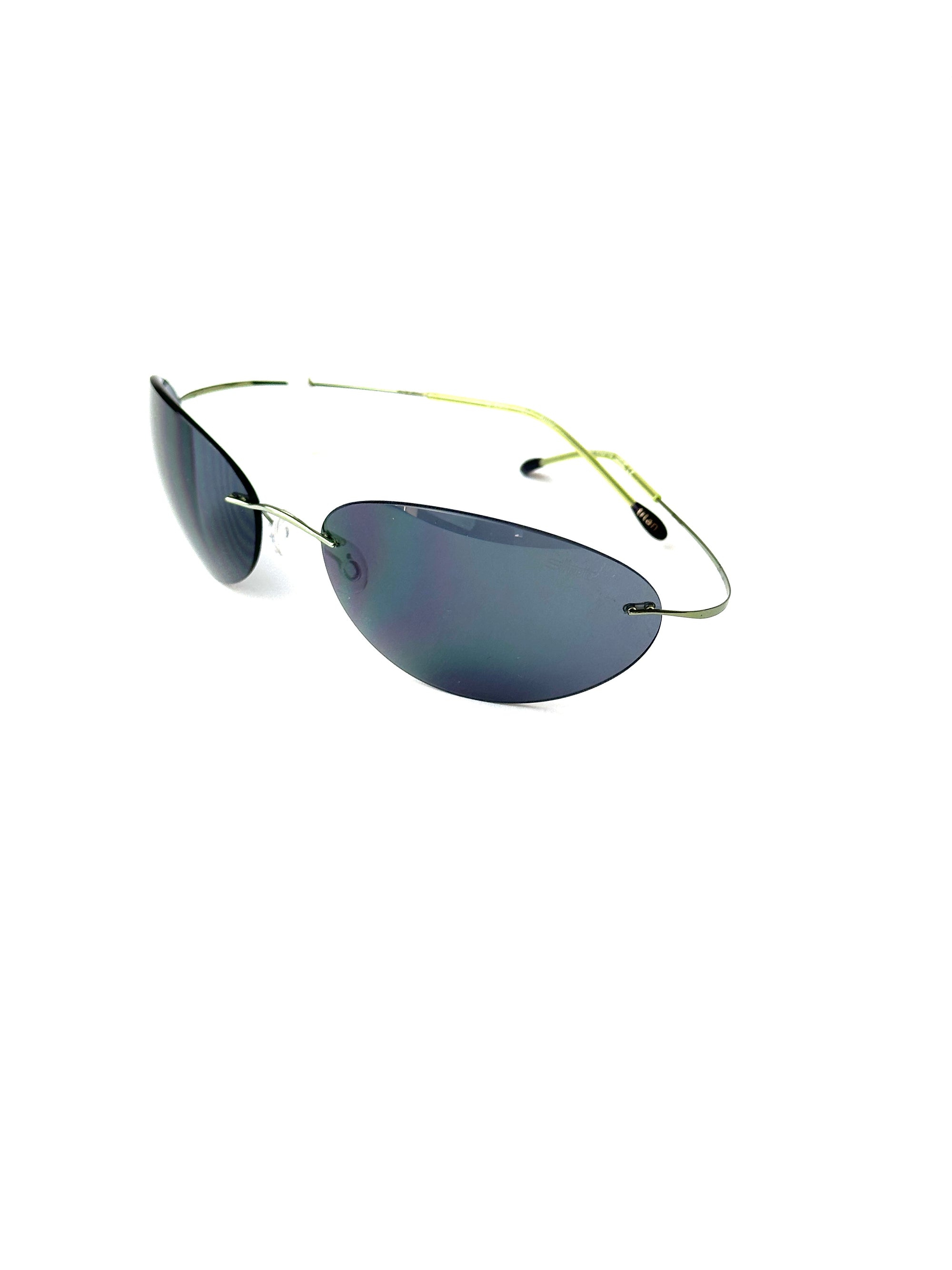 SILHOUETTE M8563