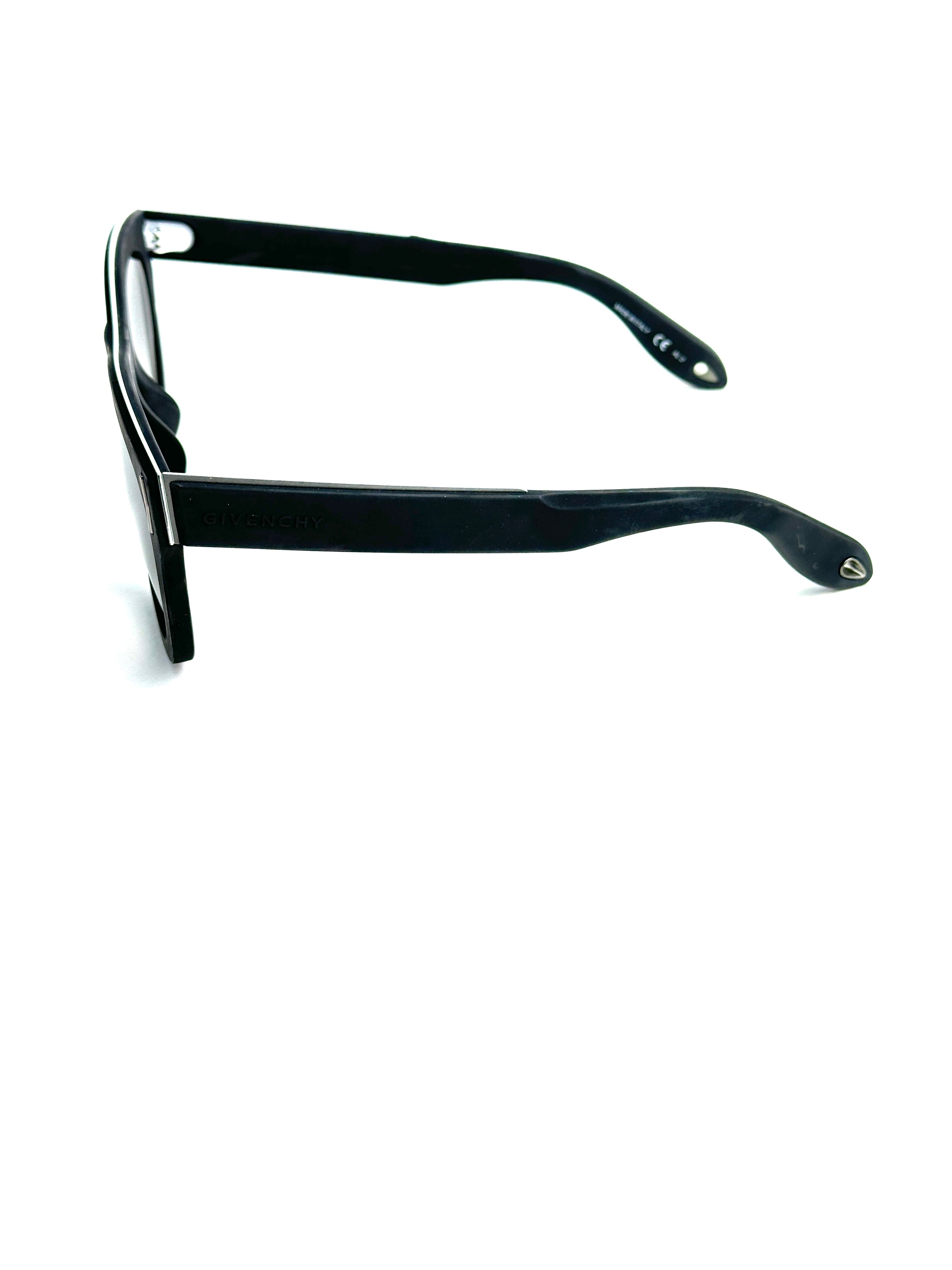 sunglasses GIVENCHY SGV880 09AJ