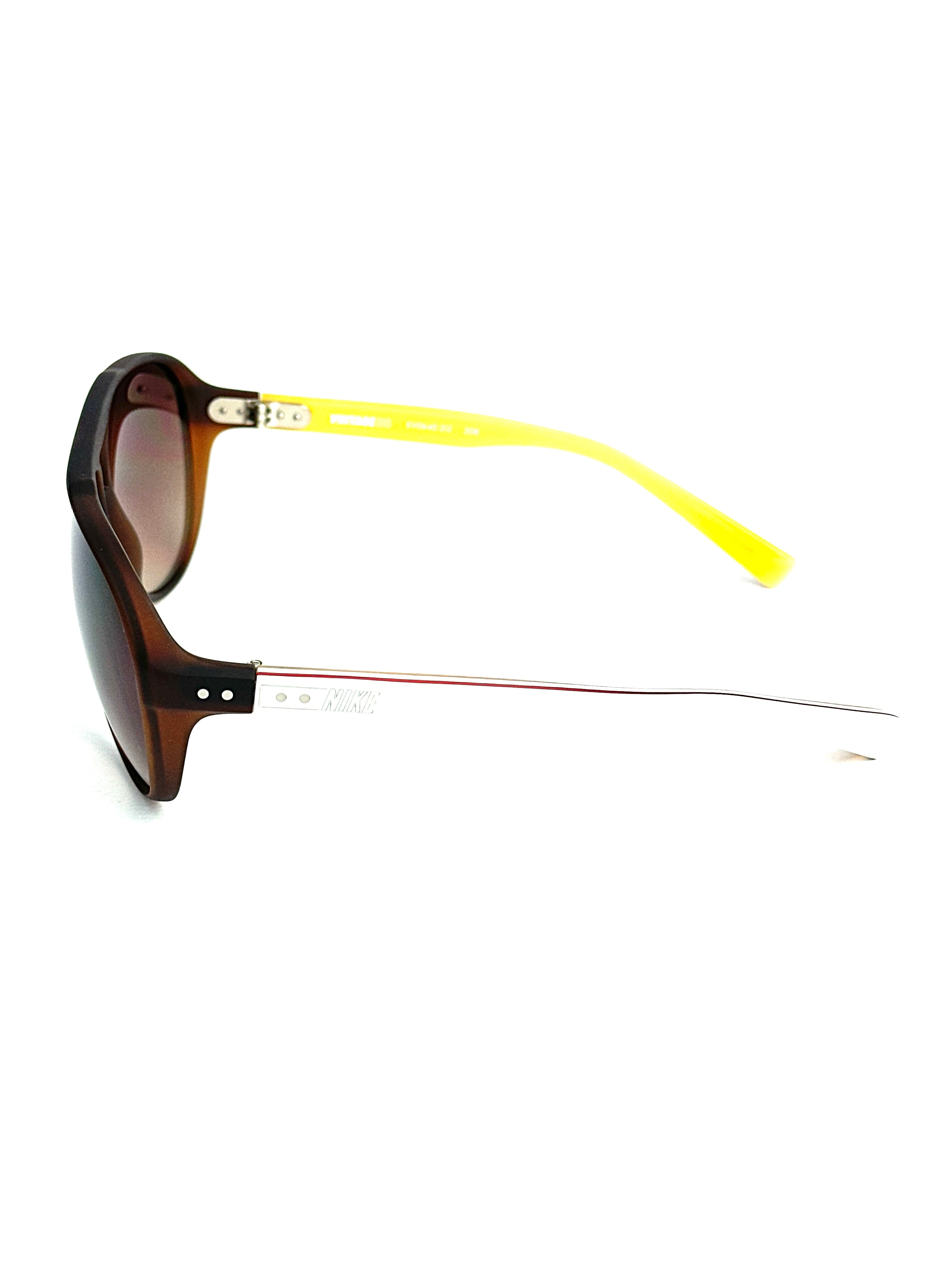 Occhiali da sole NIKE EV0640 212