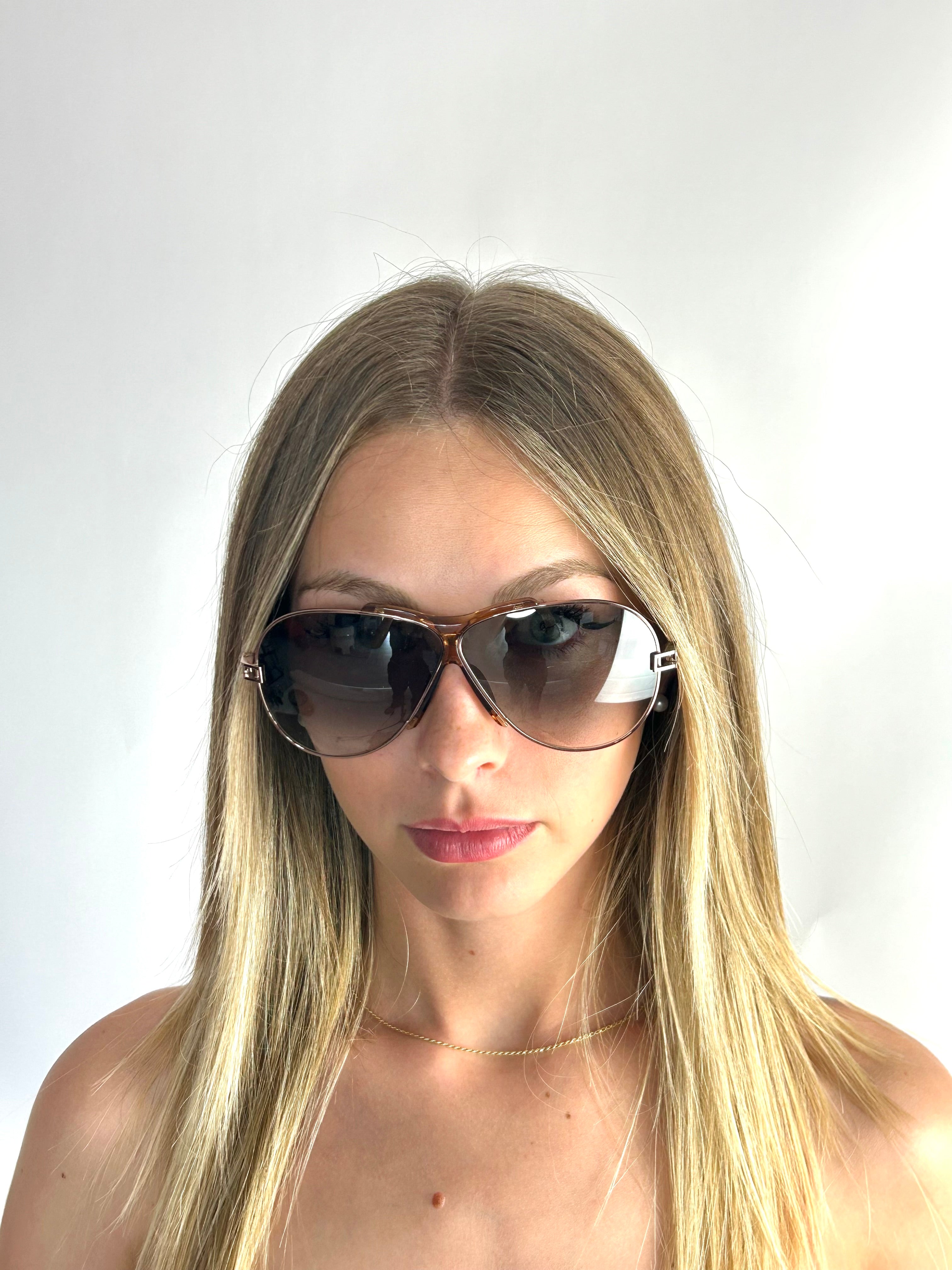 GIVENCHY SGVA15 A39X sunglasses