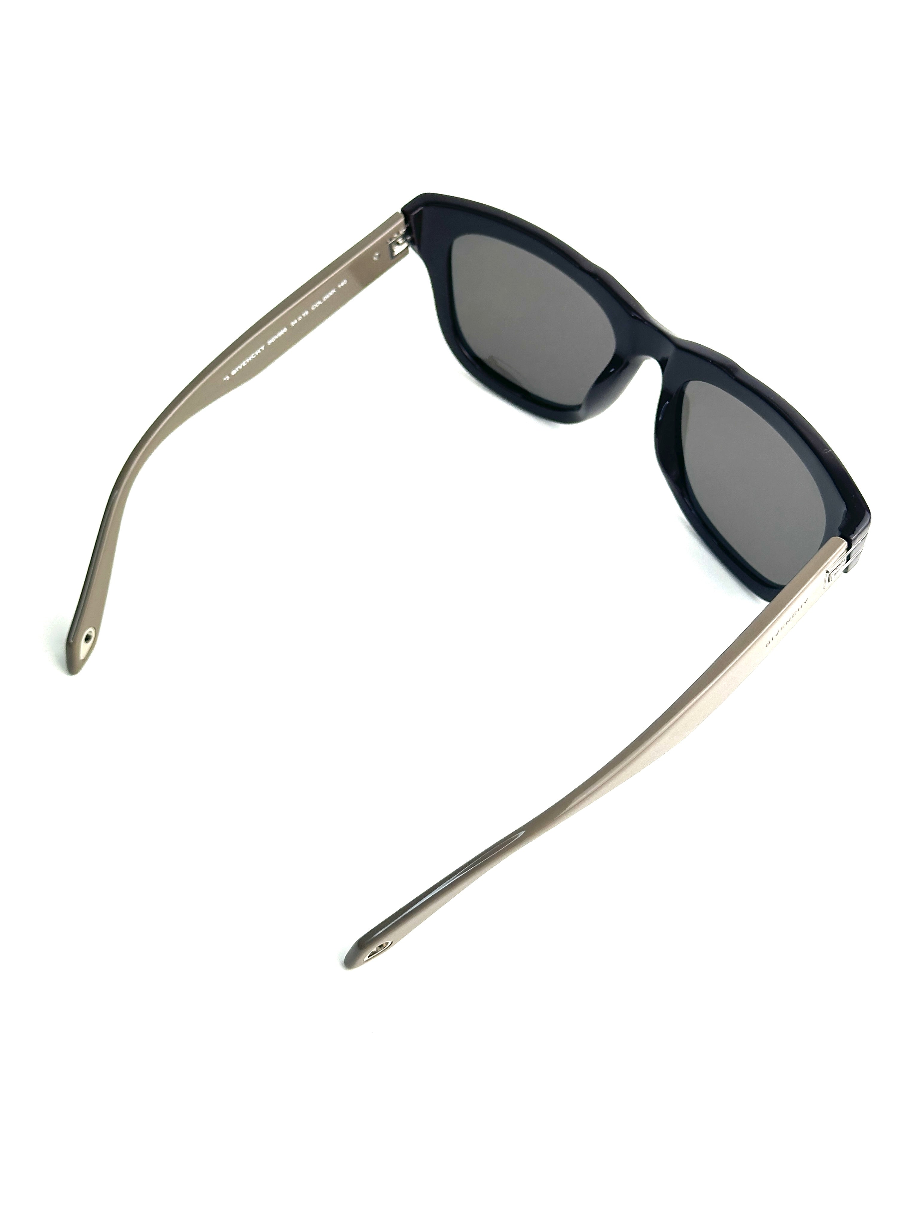 GIVENCHY SGV886 06XK sunglasses