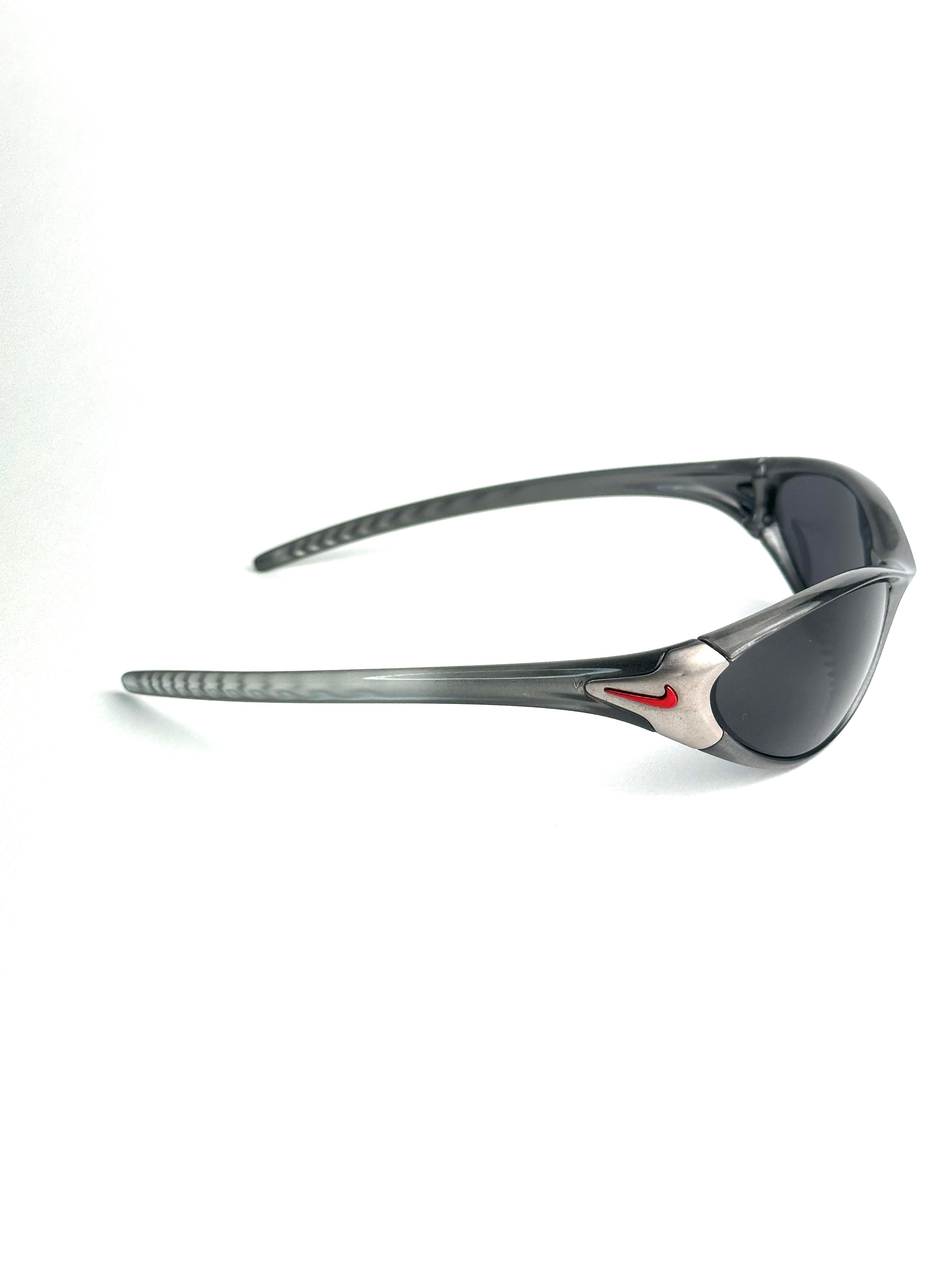 Occhiali da sole NIKE HAUL VINTAGE EV0334