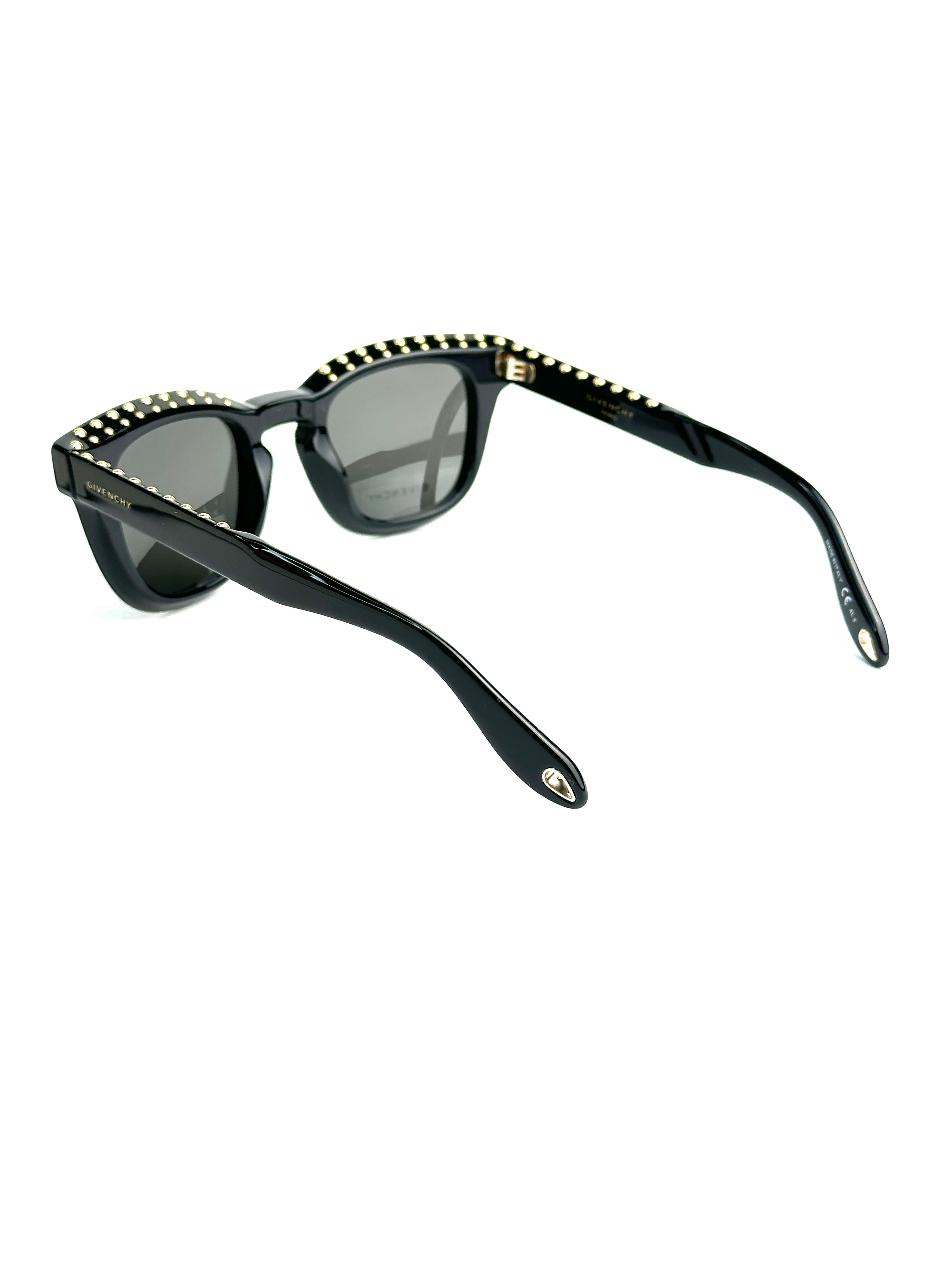 sunglasses GIVENCHY SGV880 09AJ