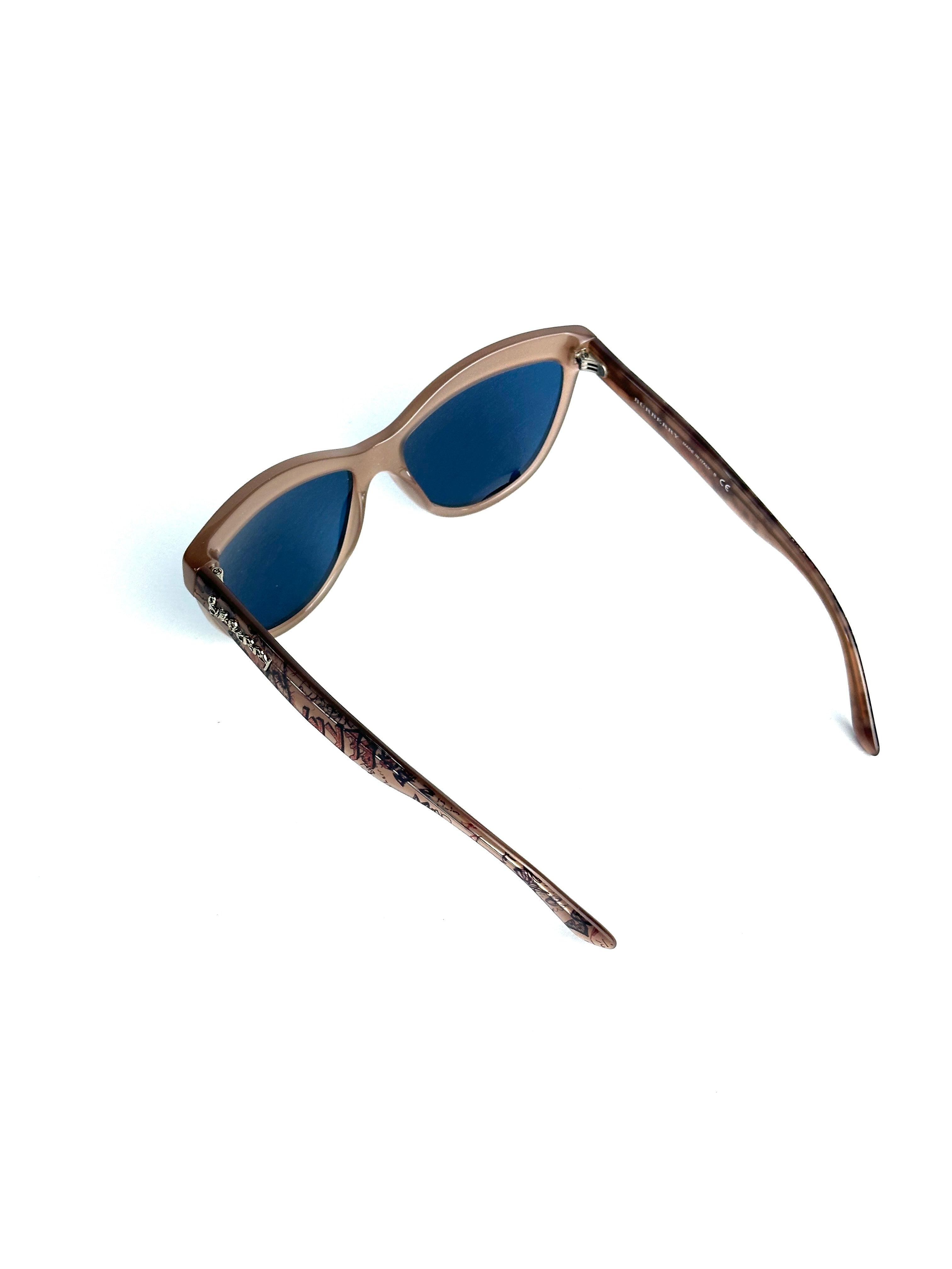 Occhiali da sole BURBERRY B4267
