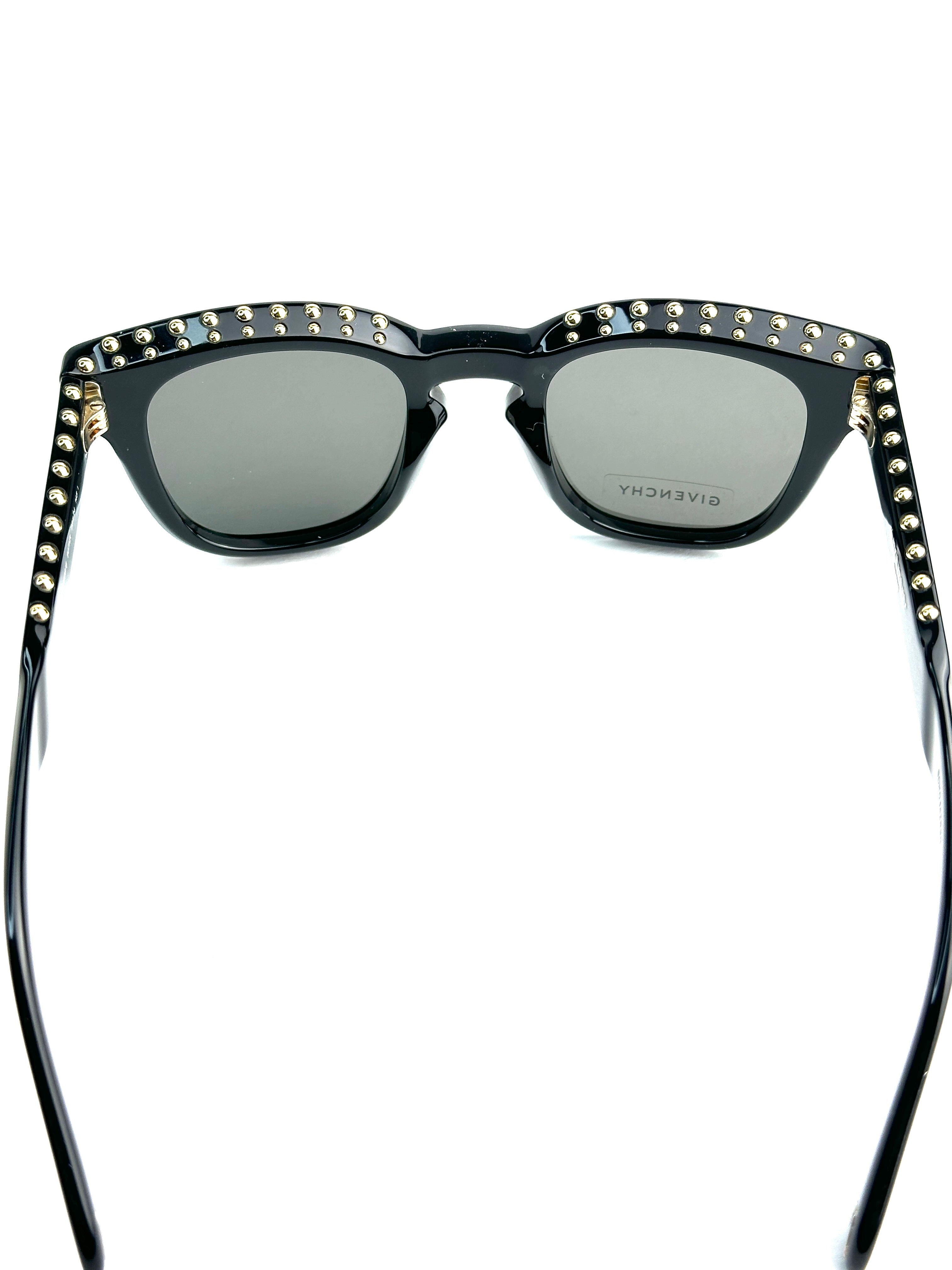 sunglasses GIVENCHY SGV880 09AJ