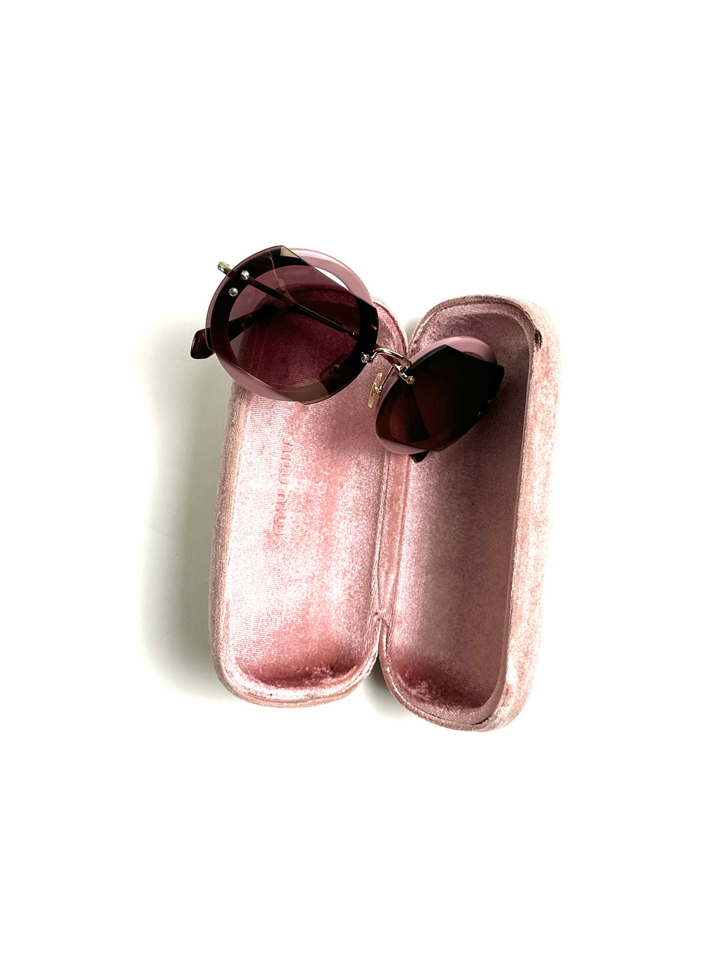 MIU MIU SMU06S