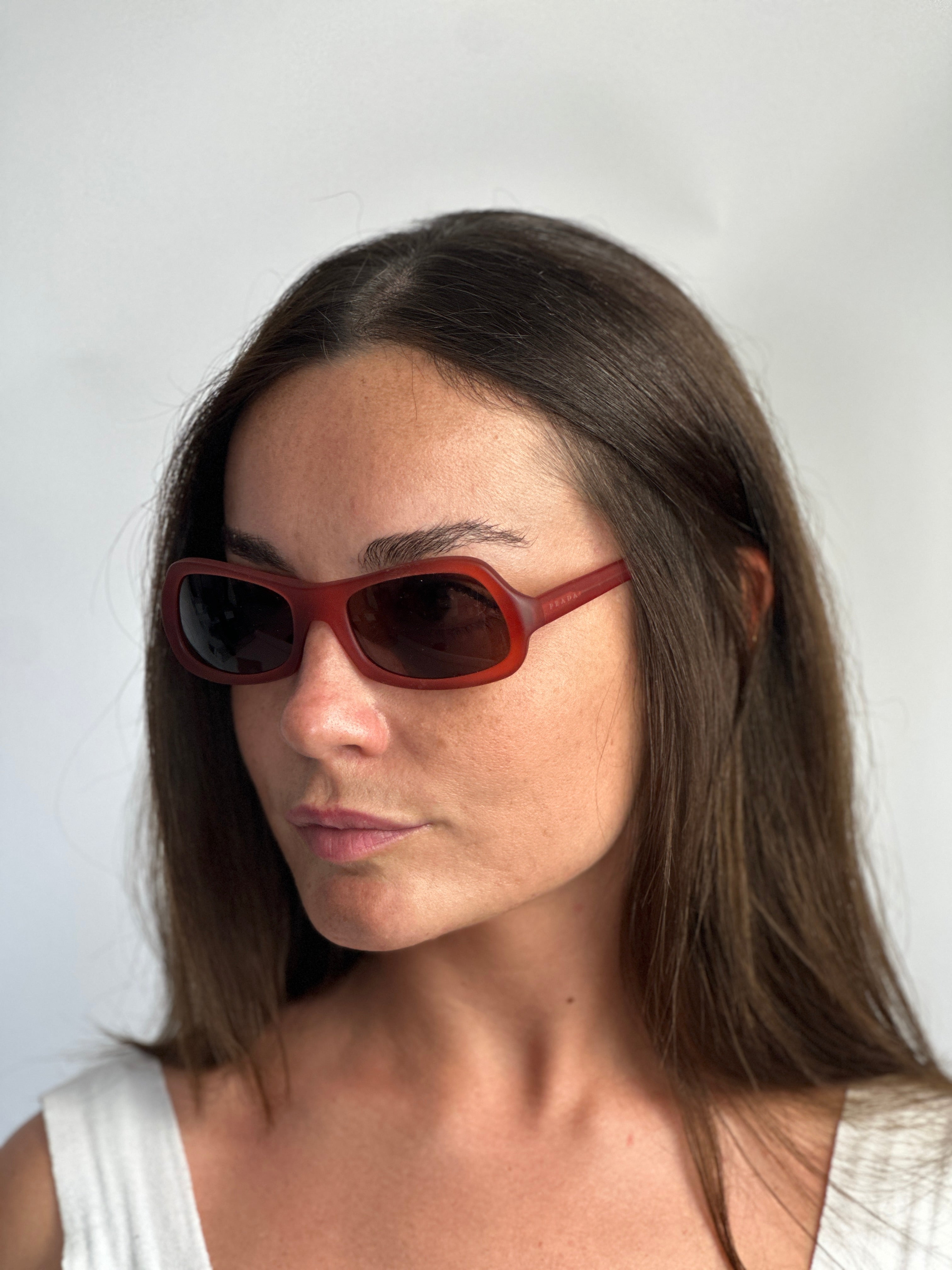 Occhiali da sole PRADA SPR 06A ROSSO