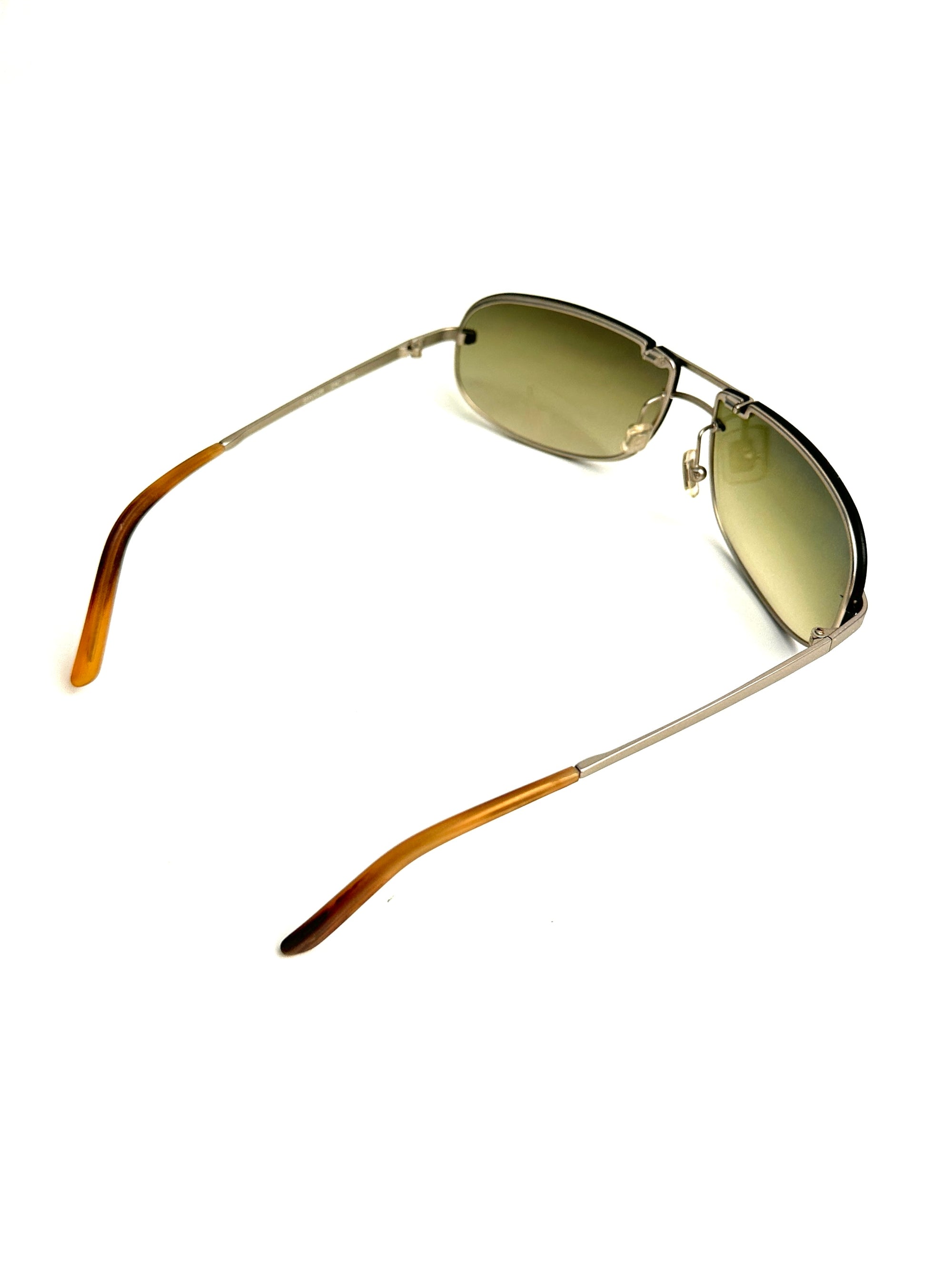 MIU MIU SMU52B lente sfumata verde