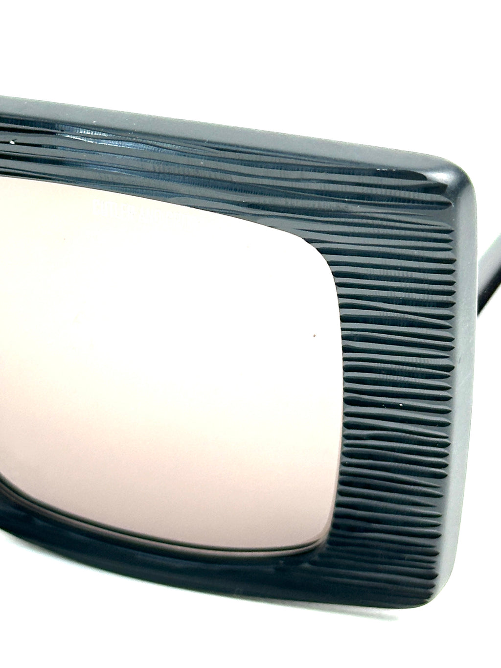 CUTLER ET GROSS M1280